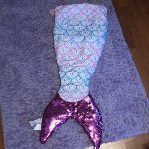 NWT Mermaid Blanket puffy